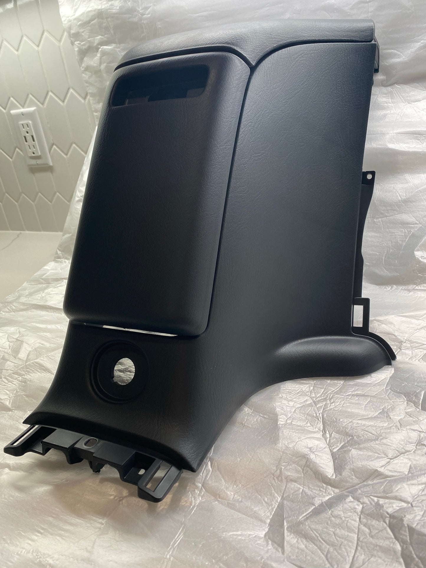 Rear Center Console - S2000 (00-09) - OEM Broken Bracket