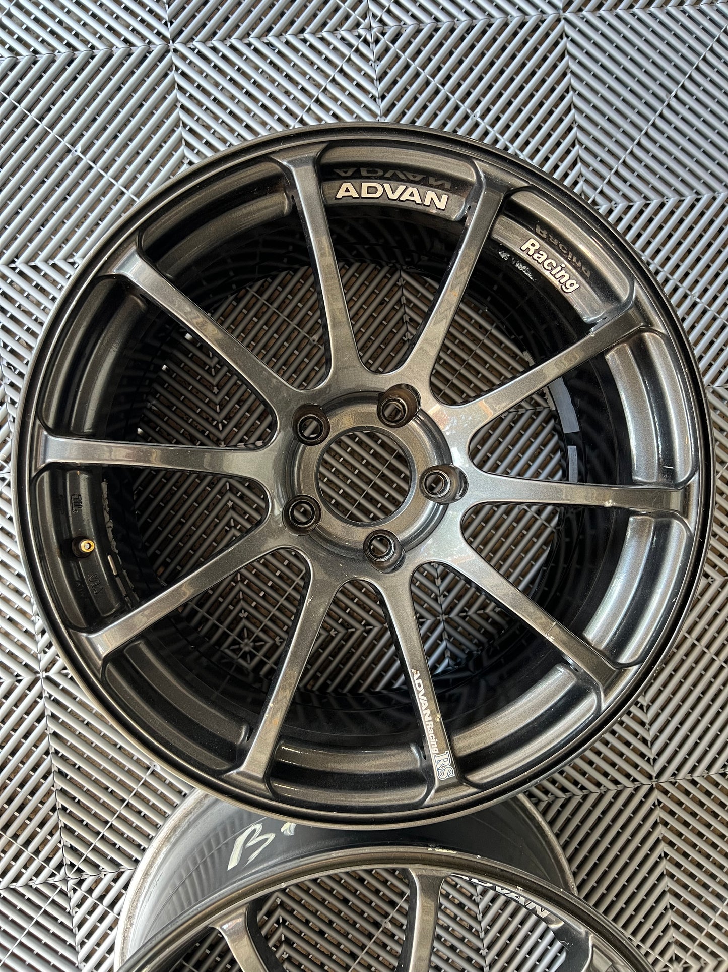 Advan Racing RS 17” (Pair) USED