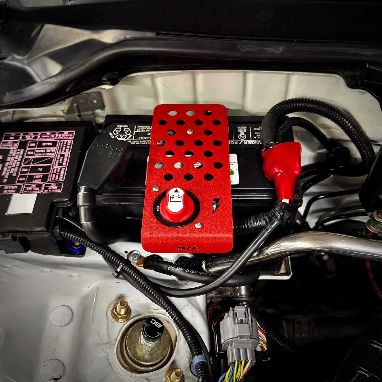 Battery Disconnect Switch and Tie Down - 51/51R