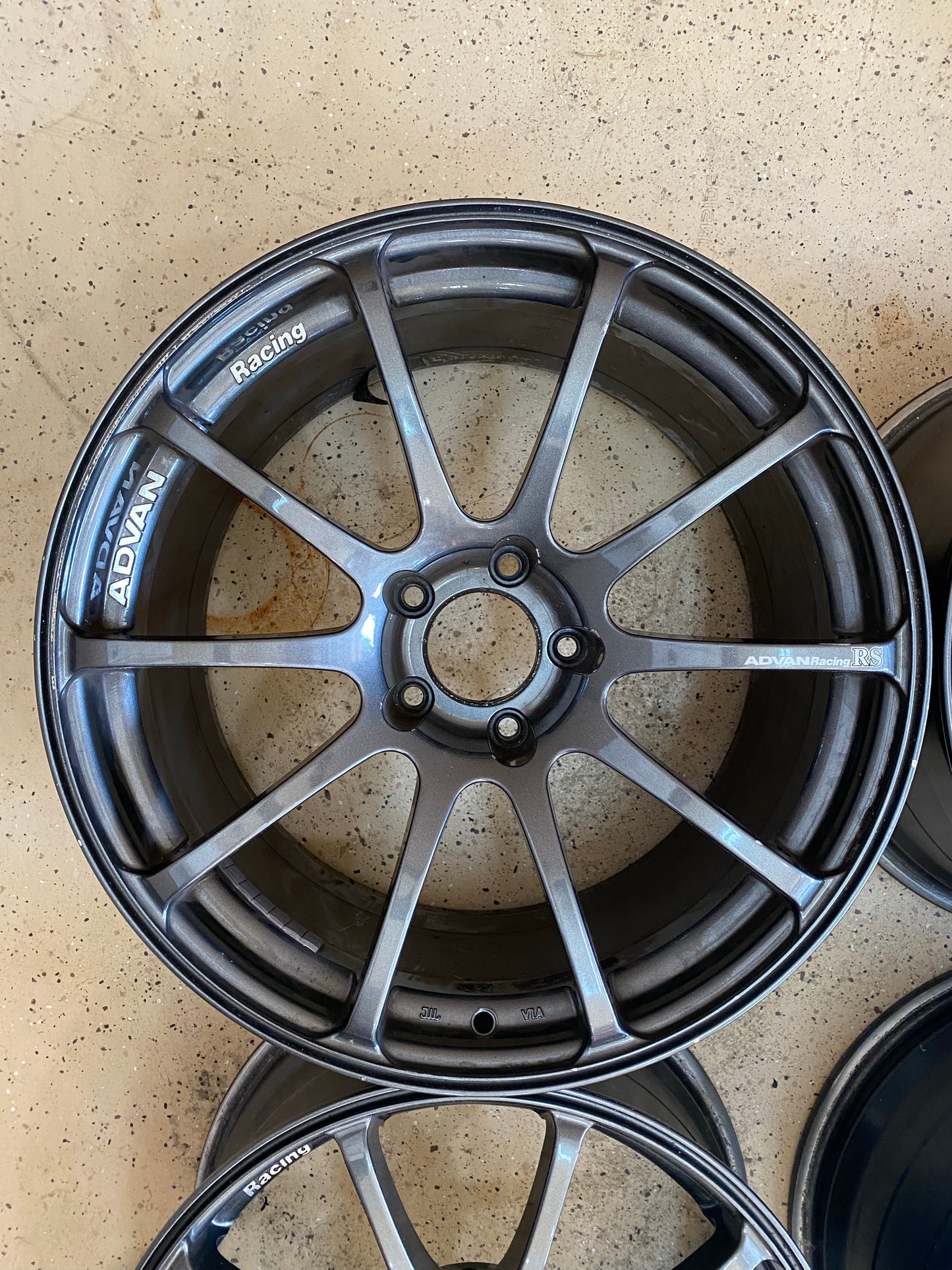 Advan RS - 6 Wheels FOR SALE